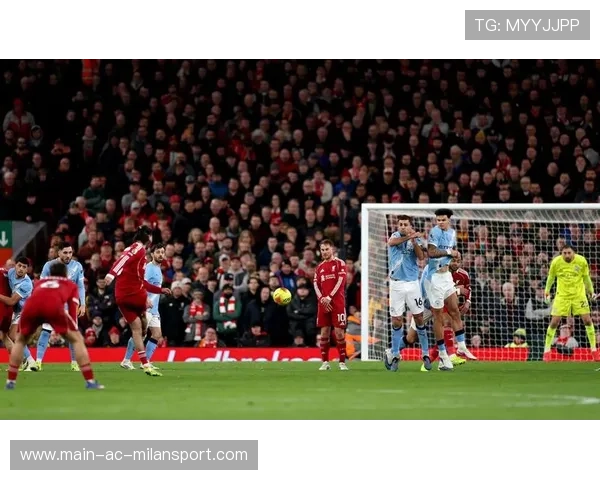 曼城像在演练训练课，对手根本摸不到球，曼城的打法