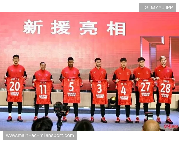 成都蓉城中场硬度提升,亚历斯祖正面拦截干净利落 成都蓉城中场硬度提升,亚历斯祖正面拦截干净利落